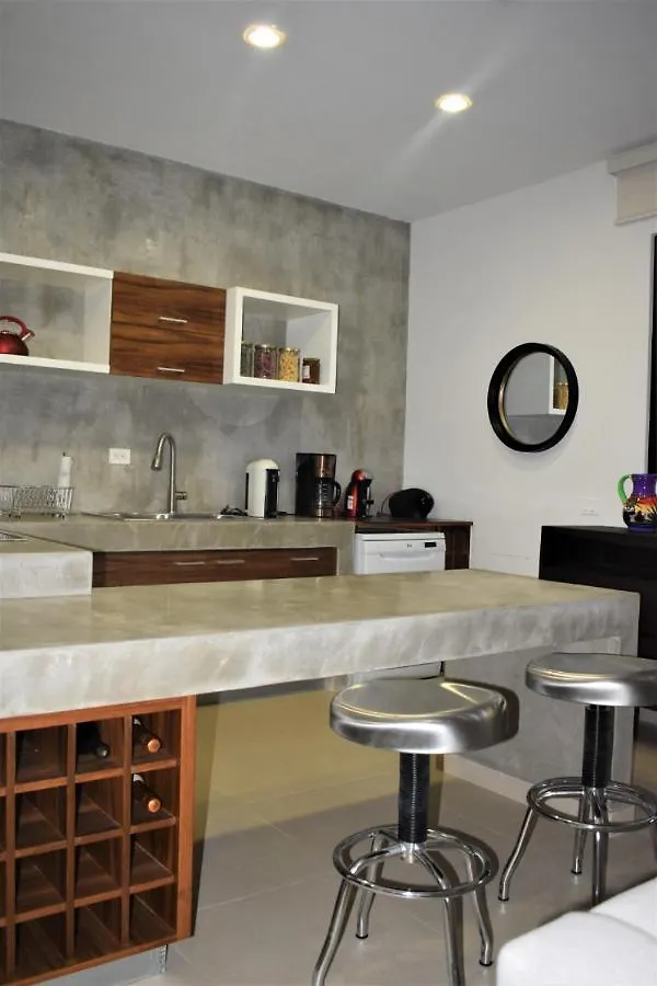 Condo Hora Feliz Apartment