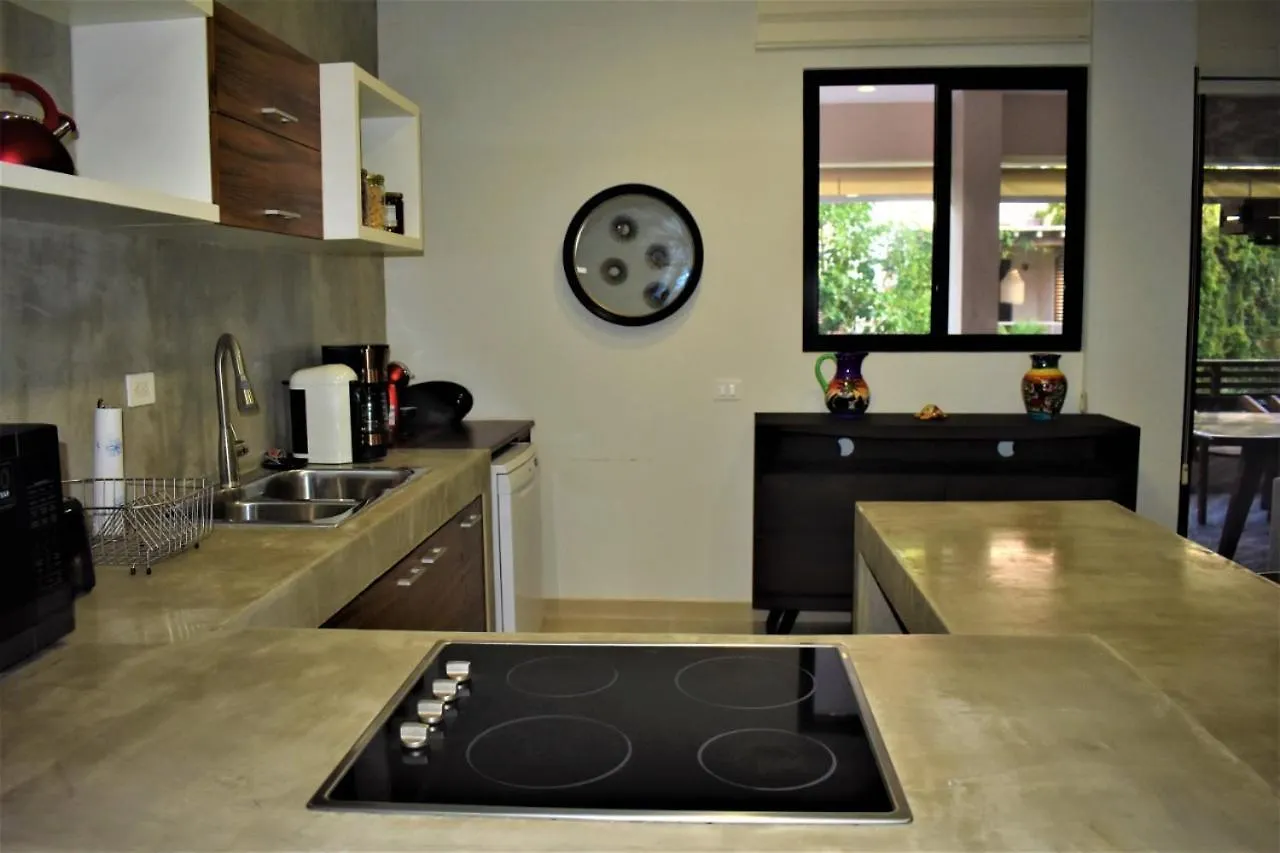 Condo Hora Feliz Apartmán